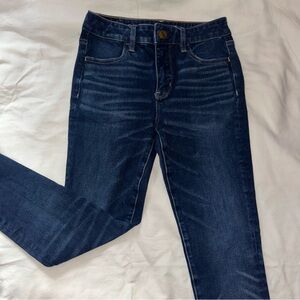 High waisted dark wash american eagle jeans!